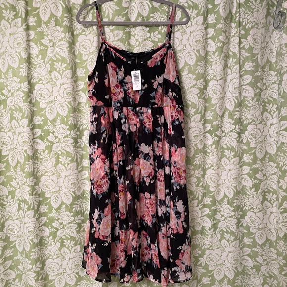 torrid Dresses & Skirts - Torrid Black and Pink Floral Dress Fully Lined